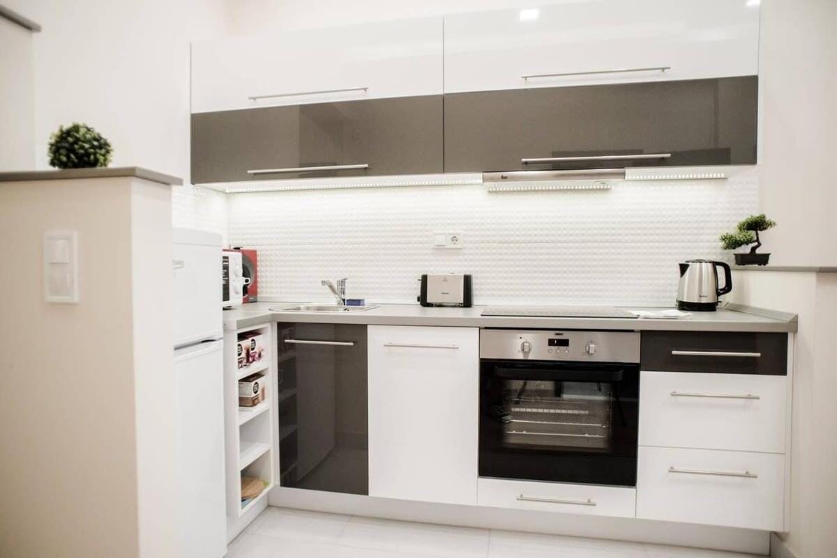 New Luxury Apartment In The Center With A/C Budapest Luaran gambar