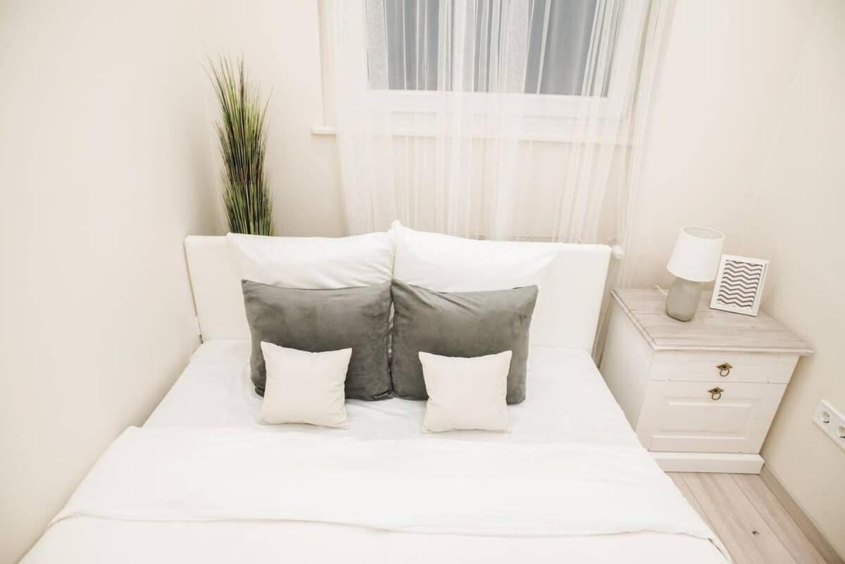 New Luxury Apartment In The Center With A/C Budapest Luaran gambar