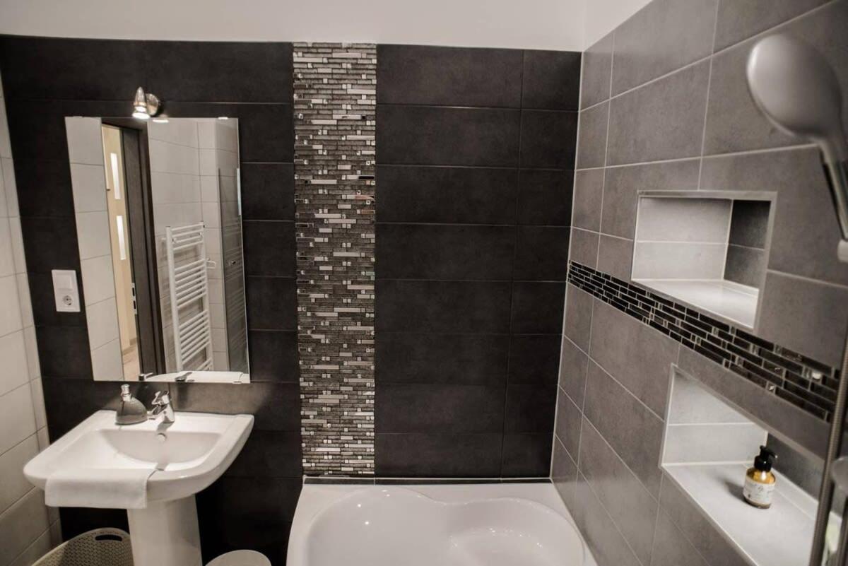New Luxury Apartment In The Center With A/C Budapest Luaran gambar